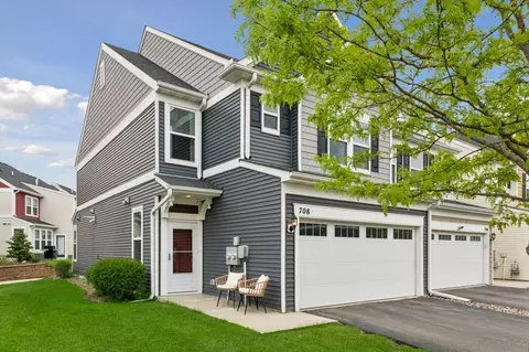 708 Rockburn Rd, Chanhassen, MN 55317