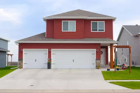 1045 46th Ave S, Moorhead, MN 56560