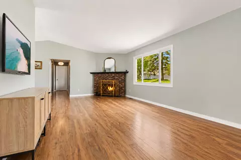 7440 Landau Curv, Bloomington, MN 55438