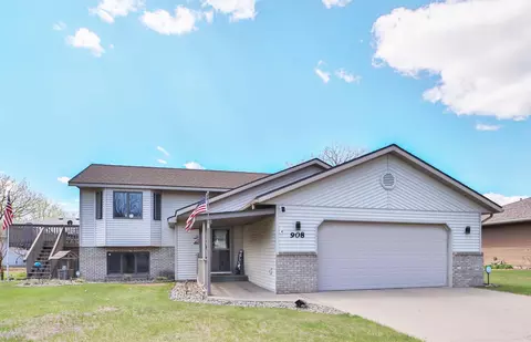 908 Lilac Ln, Little Falls, MN 56345