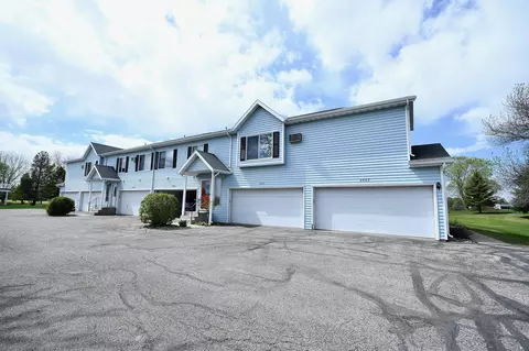 2901 32nd St S, Moorhead, MN 56560