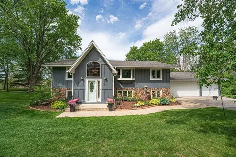 20426 Kanes Ln, Prior Lake, MN 55372