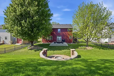 14400 Bayberry Cir, Rosemount, MN 55068