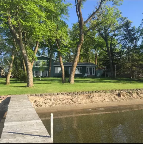 1158 S Shore Dr, Detroit Lakes, MN 56501