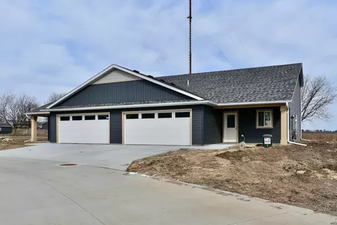 1151 Eagle Ln, Wabasha, MN 55981