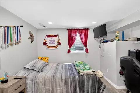 Bedroom - 6501 Westgate Blvd, Duluth, MN 55807 photo 5 of 5