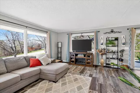 Living - 6501 Westgate Blvd, Duluth, MN 55807 photo 4 of 6