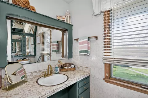 Bath - 6501 Westgate Blvd, Duluth, MN 55807 photo 1 of 4