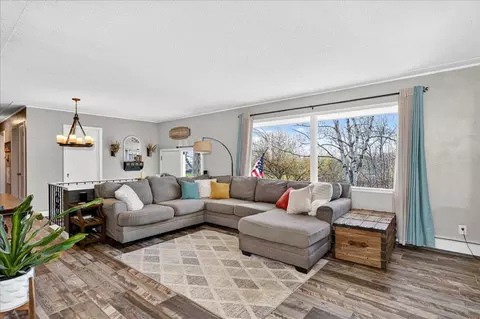 Living - 6501 Westgate Blvd, Duluth, MN 55807 photo 2 of 6