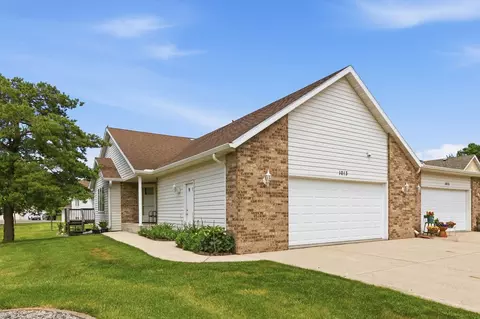 1013 Prairie View Dr SW, Hutchinson, MN 55350