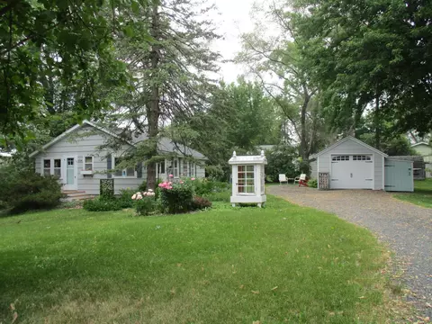 1896 Walter St, Maplewood, MN 55109