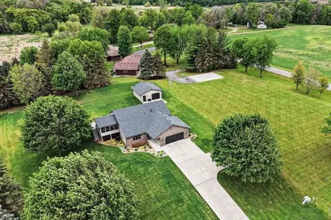 534 Rolling Meadows Ln SE, New Prague, MN 56071