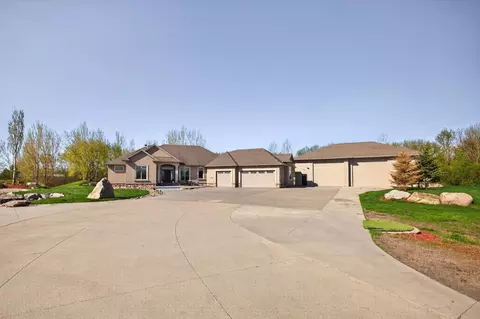7620 Adelman Dr, Horace, ND 58047