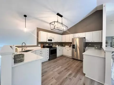 1252 Bergmann Dr, Stillwater, MN 55082