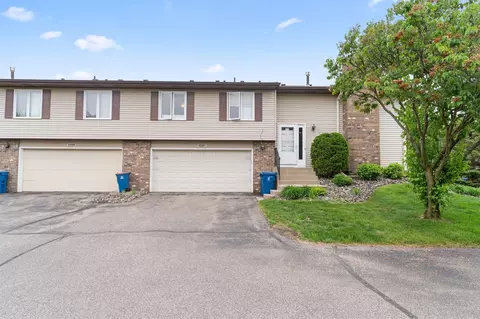 10397 Balsam Ln, Eden Prairie, MN 55347