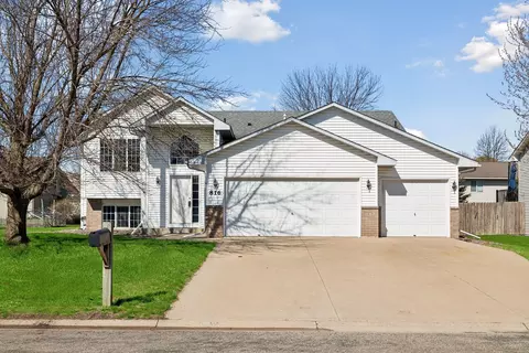 816 Shea Cir, Belle Plaine, MN 56011