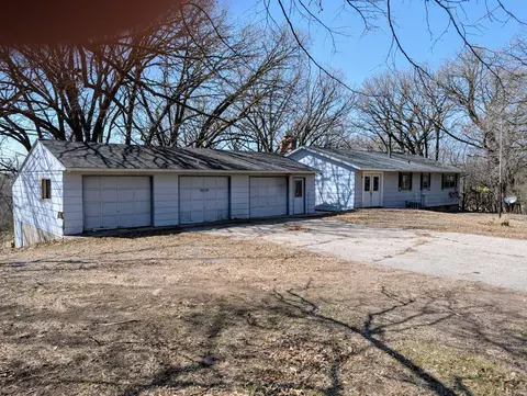1433 Ridgeview Dr, Montevideo, MN 56265