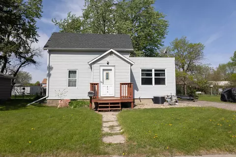 Exterior - 804 Redding Ave, Windom, MN 56101 photo 1 of 2
