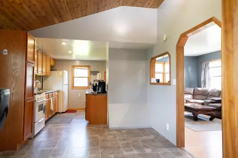 Entry Way - 804 Redding Ave, Windom, MN 56101 photo 1 of 4