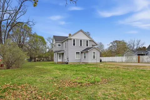 331 3rd E St, Monticello, MN 55362