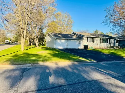 703 6th St SW, Little Falls, MN 56345