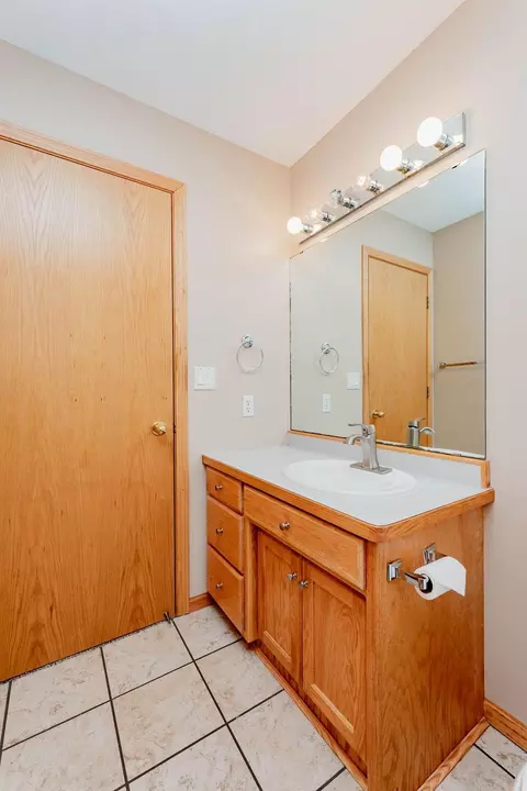 Bath - 3236 35th Ave S, Fargo, ND 58104 photo 4 of 4
