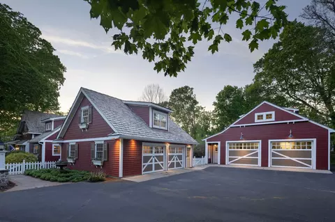 Exterior - 4202 Heathcote Rd, Deephaven, MN 55391 photo 6 of 9