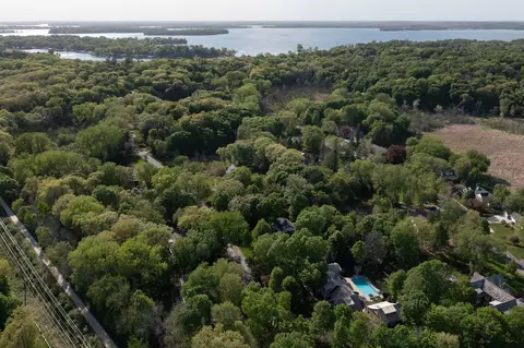 View/Area - 4202 Heathcote Rd, Deephaven, MN 55391 photo 3 of 3