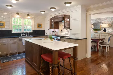 Kitchen - 4202 Heathcote Rd, Deephaven, MN 55391 photo 1 of 2