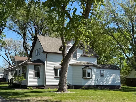 Exterior - 209 S Spring Ave, Springfield, MN 56087 photo 3 of 3