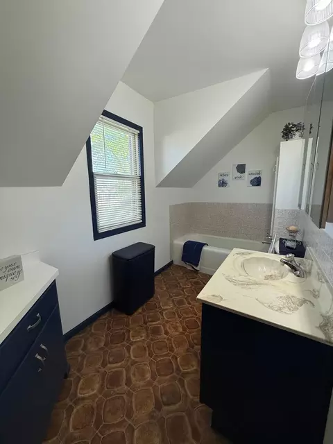 Bath - 209 S Spring Ave, Springfield, MN 56087 photo 2 of 2