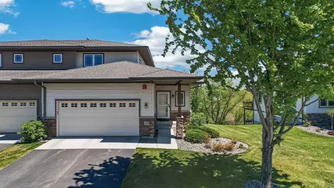 1236 Vernon Dr, Carver, MN 55315