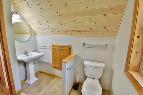 Bath - 12701 183rd St, Cold Spring, MN 56320 photo 3 of 3