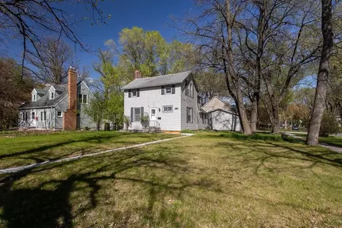 1024 University Dr S, Fargo, ND 58103