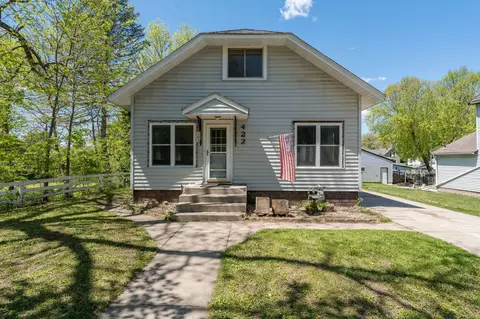 422 S 2nd St, Le Sueur, MN 56058