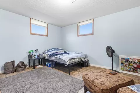 Bedroom - 400 E Southview Dr, Marshall, MN 56258 photo 4 of 6