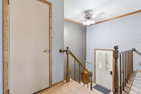 Entry Way - 400 E Southview Dr, Marshall, MN 56258 photo 2 of 4