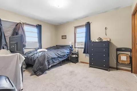 Bedroom - 400 E Southview Dr, Marshall, MN 56258 photo 1 of 6