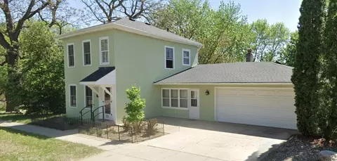 113 4th St E, Carver, MN 55315