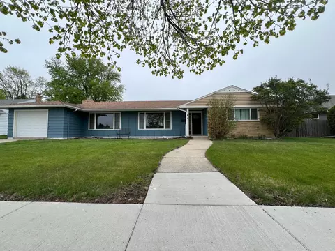 61 15th Ave N, Fargo, ND 58102