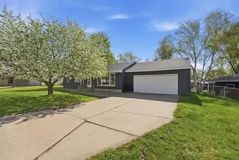 205 Victoria Dr, Alexandria, MN 56308