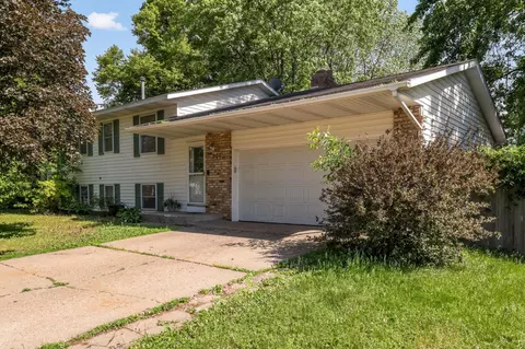 846 Jonathan Dr, Apple Valley, MN 55124