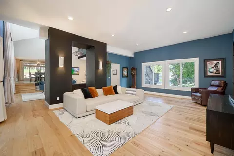 Living - 4774 Oak Way, Eagan, MN 55122 photo 5 of 8