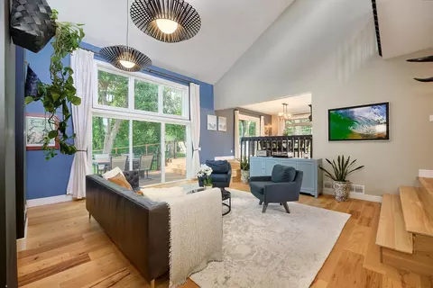 Living - 4774 Oak Way, Eagan, MN 55122 photo 8 of 8