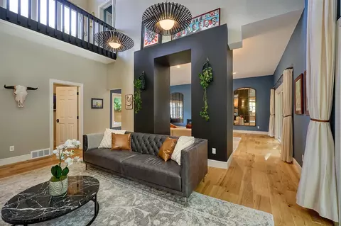 Living - 4774 Oak Way, Eagan, MN 55122 photo 4 of 8