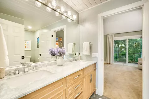 Bath - 4774 Oak Way, Eagan, MN 55122 photo 3 of 5