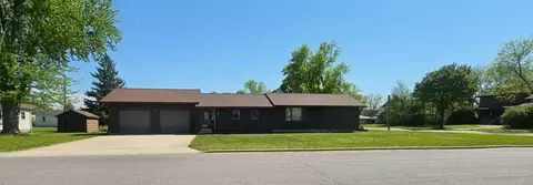 613 E Walnut Ave, Olivia, MN 56277