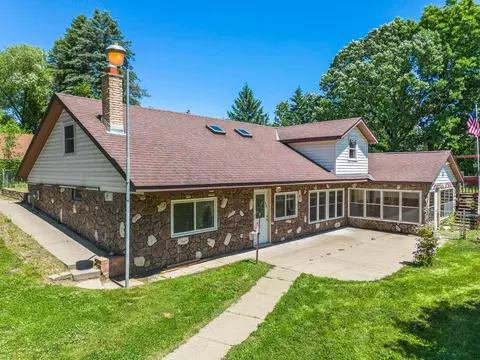 33455 Jackson St NE, Cambridge, MN 55008