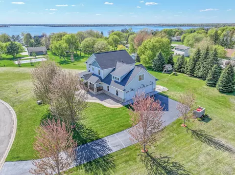 3693 Crestwood Rdg NE, Alexandria, MN 56308