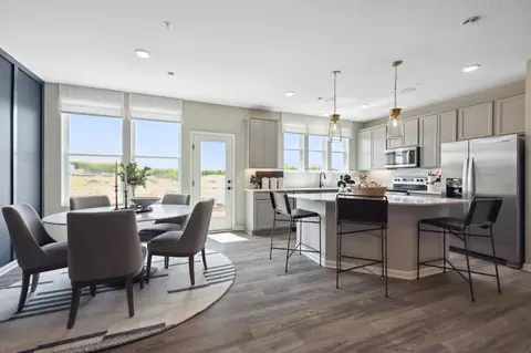 17962 Genoa Dr, Lakeville, MN 55044